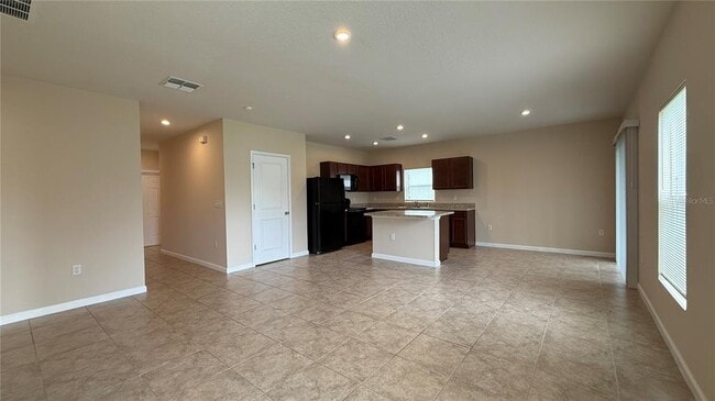 Building Photo - 1481 Haines Dr