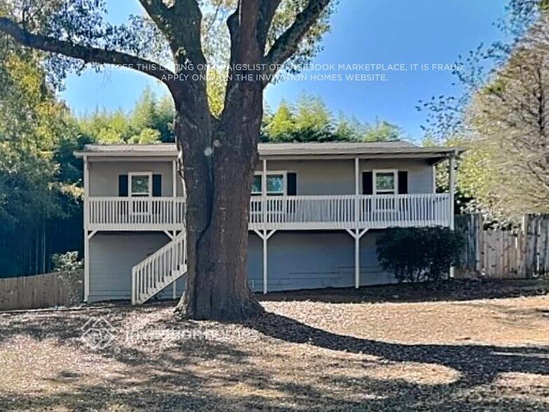 Primary Photo - 121 Limestone Ln