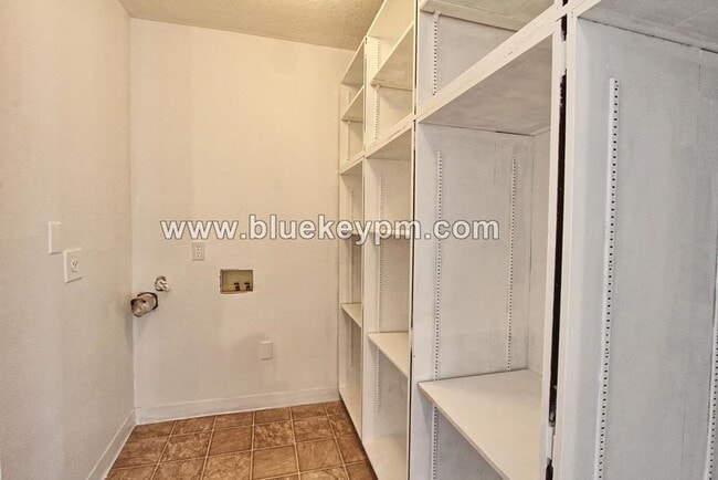 Building Photo - 4716 NE 108th Ave