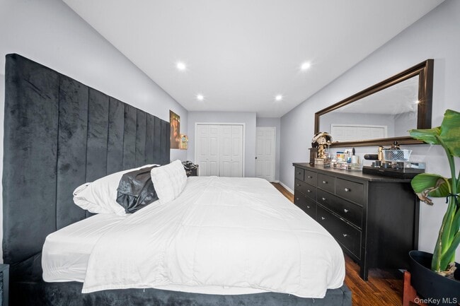 Building Photo - 58-03 Calloway St