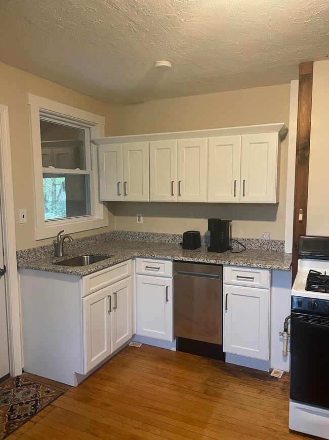 New Kitchen - 74 Forest St