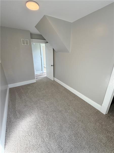 Building Photo - 422 Glen Ave