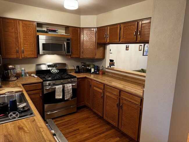 Building Photo - 380 Pheasant Run