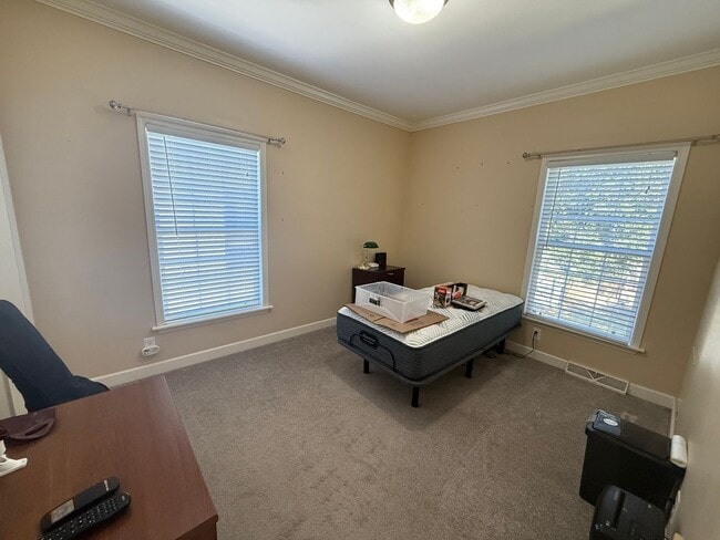 Building Photo - 3 Bedroom 2 Bath House in Lighthouse Point...