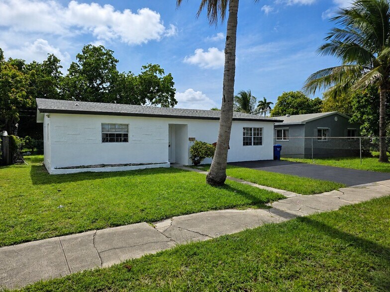 Building Photo - 1306 S 29th Ave