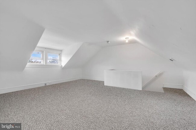 Building Photo - 503 Kossuth St