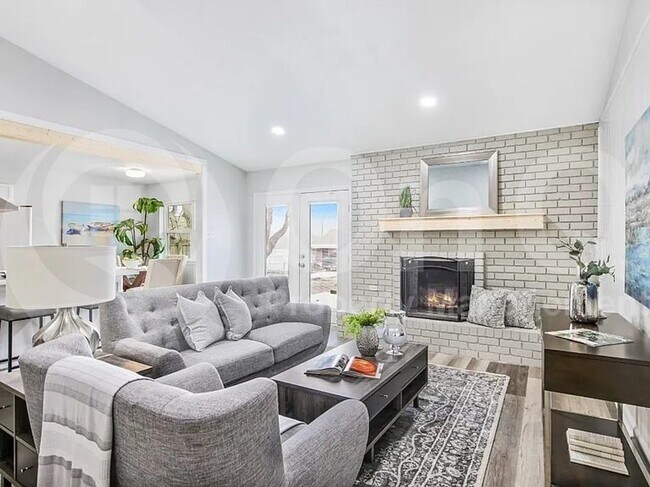 Building Photo - 306 Wildbriar Dr