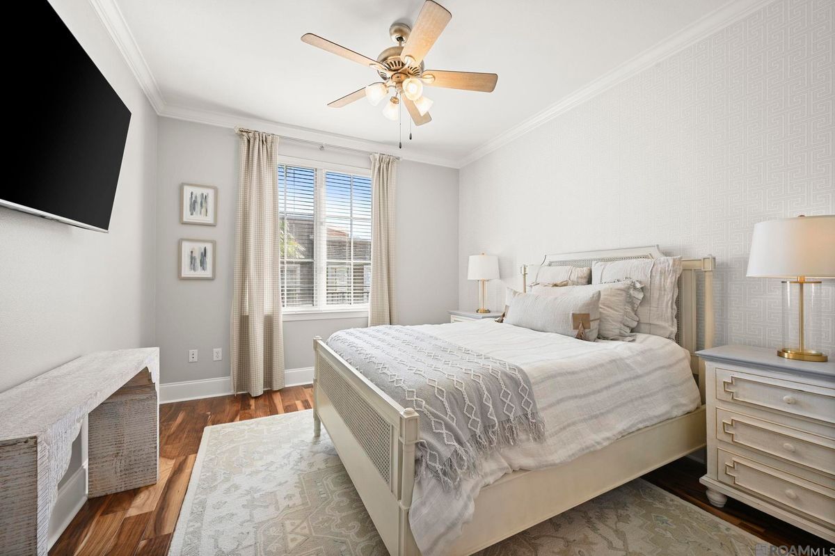 Building Photo - 7707 Bluebonnet Blvd