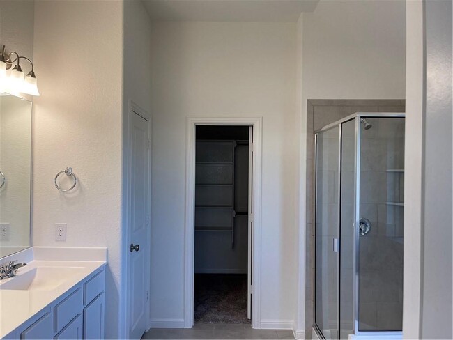 Building Photo - 208 Baralo St