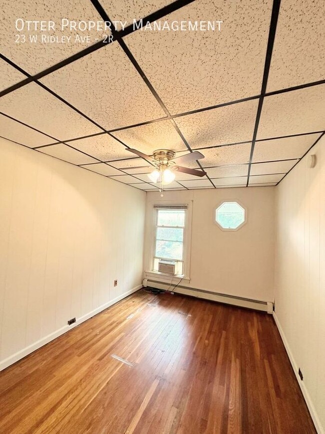 Building Photo - Lovely, Sun Drenched 3BR/1BA Ridley Park Apt