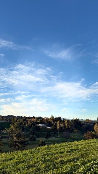 Building Photo - 2270 Prince Albert Dr