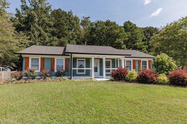 Building Photo - 330 Monty Dr