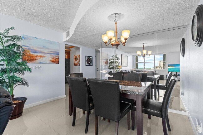 Building Photo - 2101 S Ocean Dr