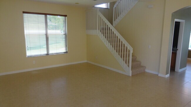 Building Photo - 5404 Sunseeker Blvd