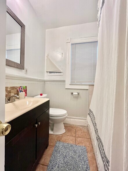 Building Photo - 89 Hillside St