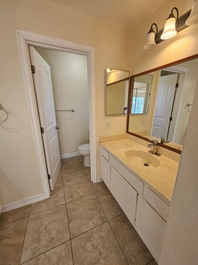 Building Photo - Single story home in Riverside Airport Nei...