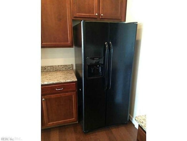 Building Photo - Beach Borough