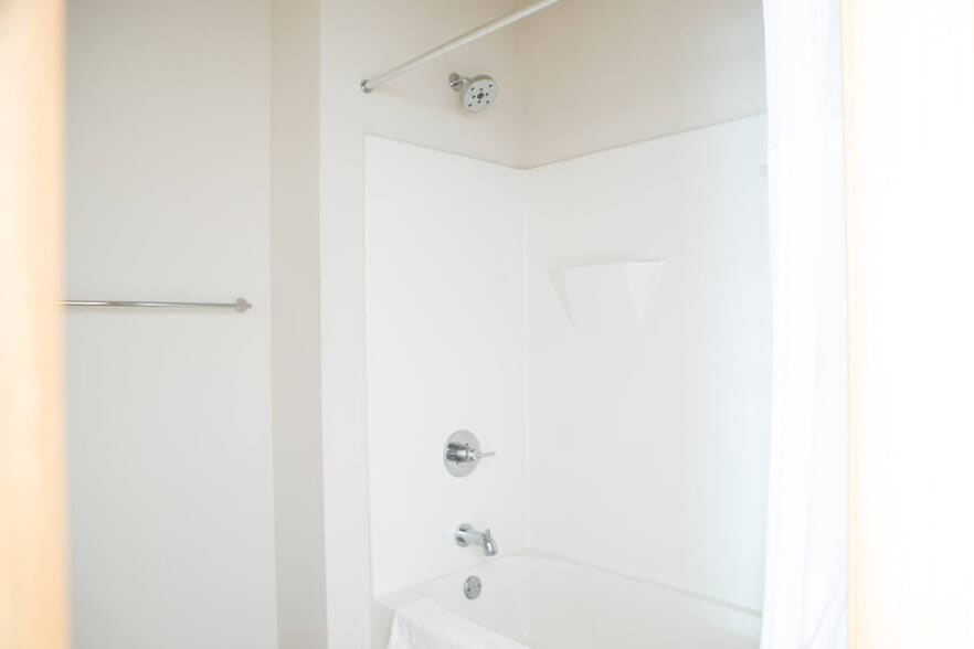 Building Photo - 1640 N Water St