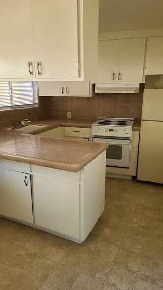 Building Photo - 3686 Poinciana Dr