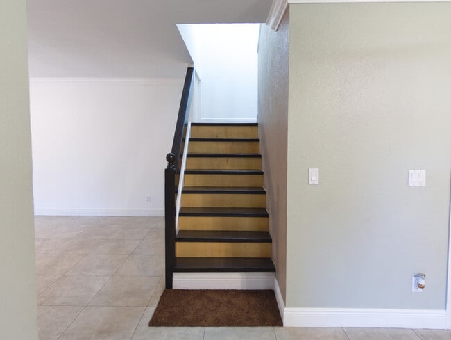 Building Photo - 4225 Turnberry Cir