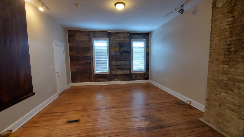 Building Photo - 319 E Garfield Ave