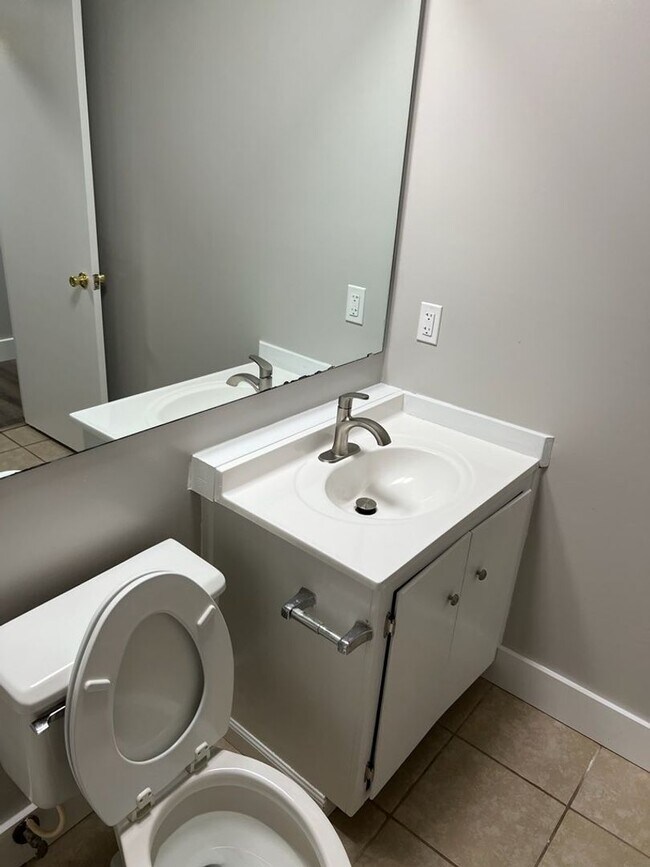 Building Photo - Gorgeous Home in the Heart Hinesville