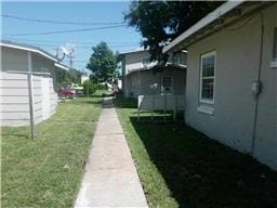 Building Photo - Third Ave Villas