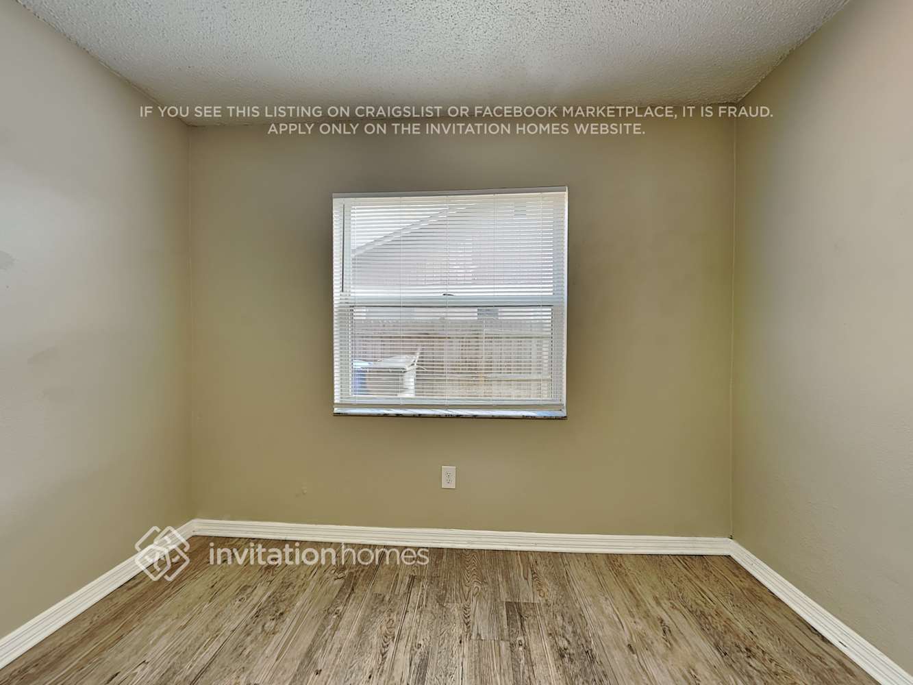 Building Photo - 2825 Mnr Hl Dr