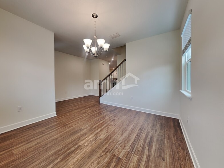 Building Photo - 5825 Hampton Creek Rd