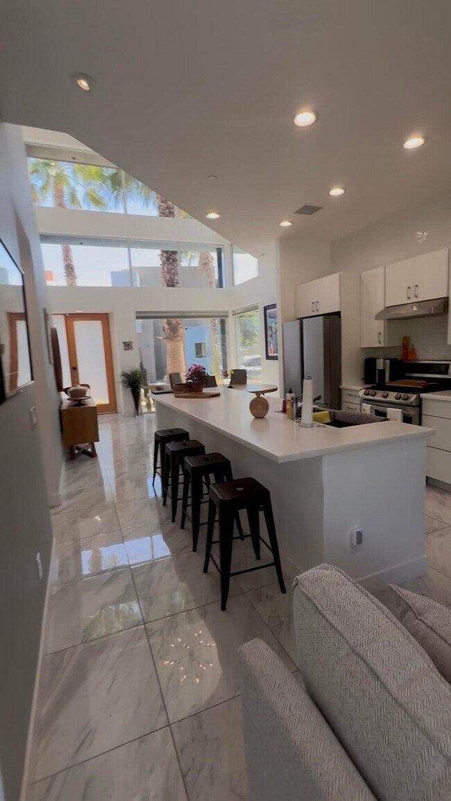 Building Photo - 302 Breeze Loop