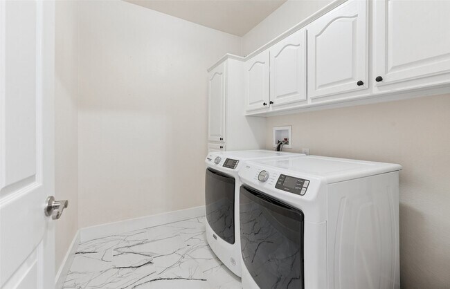Building Photo - 109 Enchanted Dr