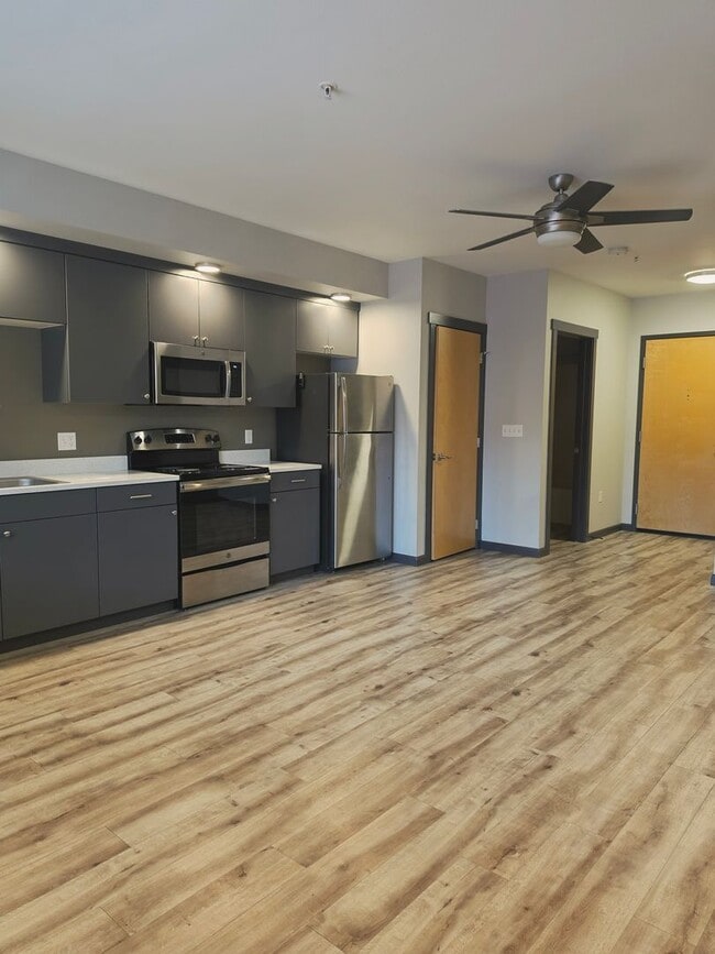 Building Photo - MODERN DOWNTOWN LIVING