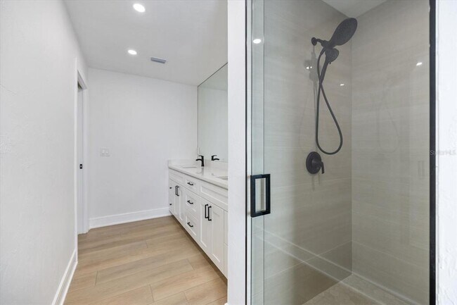 Building Photo - 328 Monet Dr