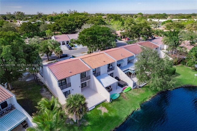 Building Photo - 7238 Jacaranda Ln
