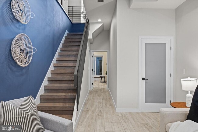 Building Photo - 2106 Spring St