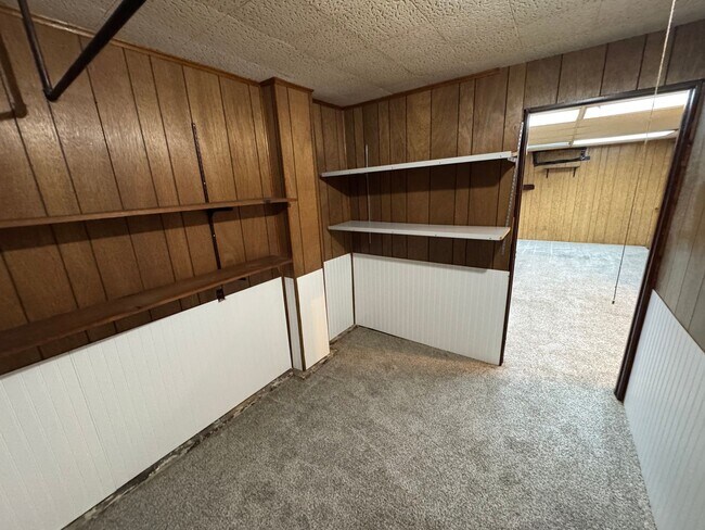 Building Photo - 3 Bedroom 2 Bath house in Bettendorf