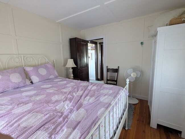 Building Photo - 12 Cove Rd