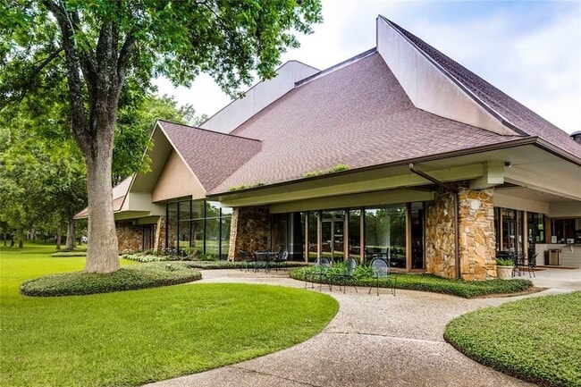 Building Photo - 1935 Barrett Gables Dr