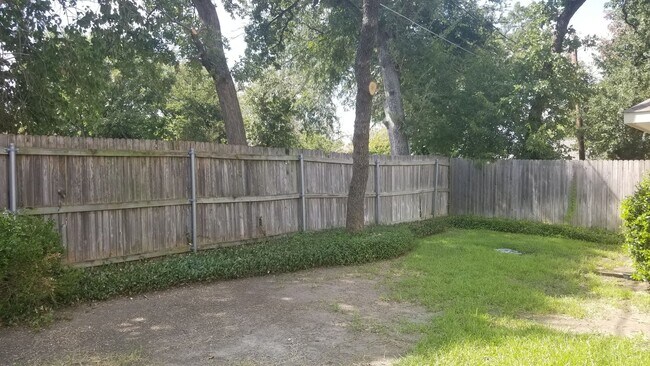 Building Photo - 4208 Crossgate Ct