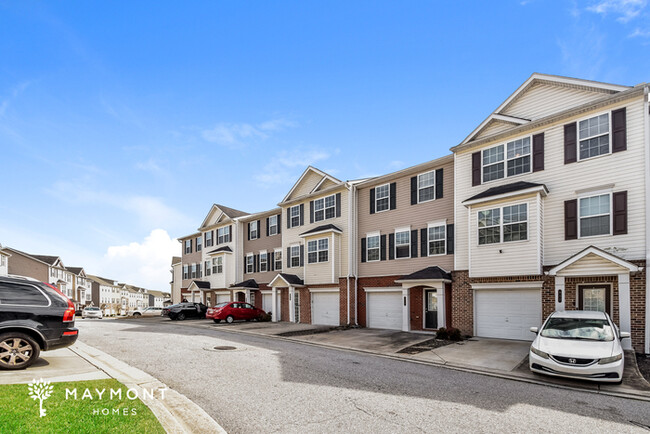 Building Photo - 3-Bedroom Townhome with Garage