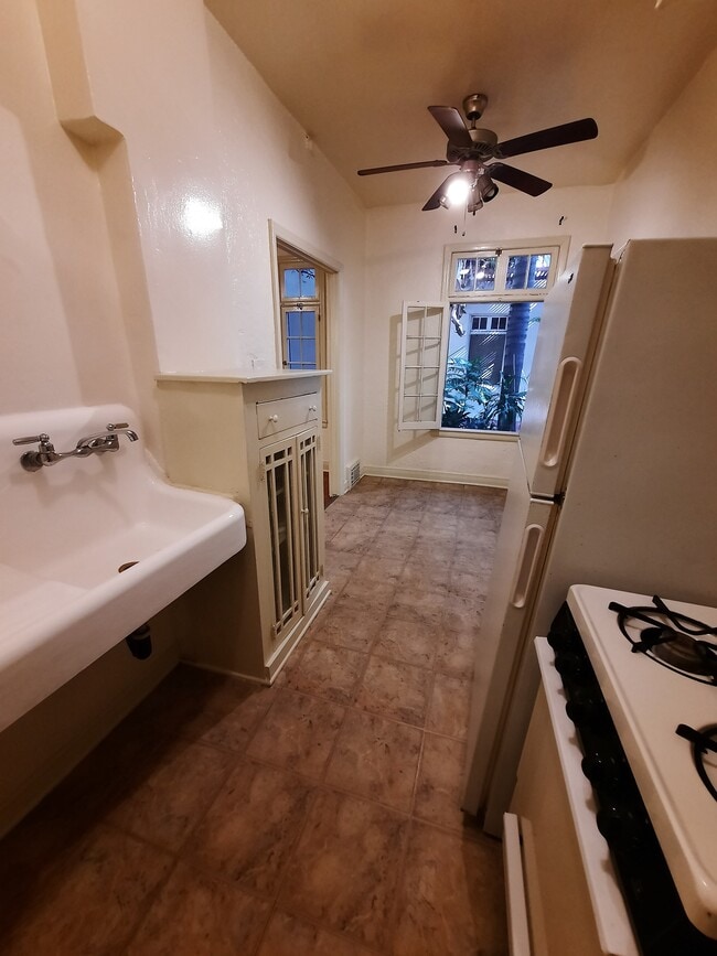 Building Photo - 6141 Afton Pl