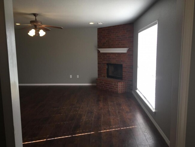 Building Photo - 6018 Estacado Ln