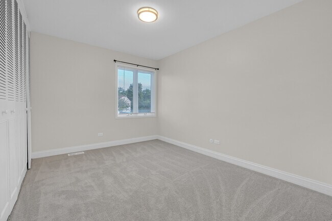 Building Photo - 608 W Inverrary Ln