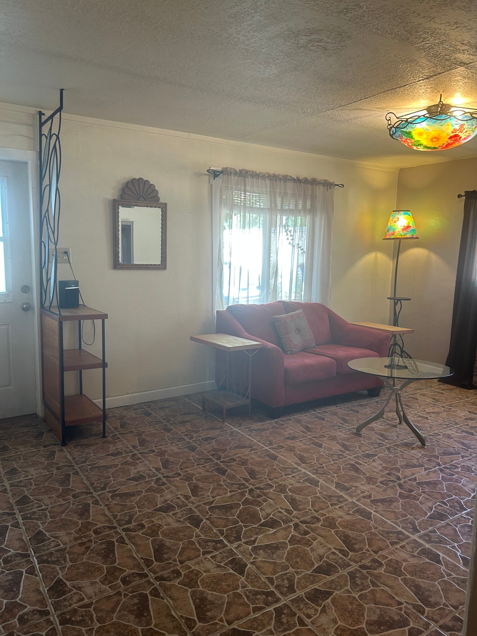 Building Photo - 706 E Fairview Ln