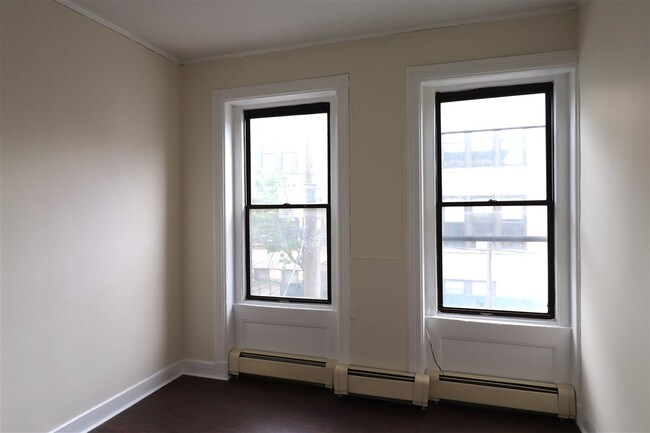 Building Photo - 300 Garden St