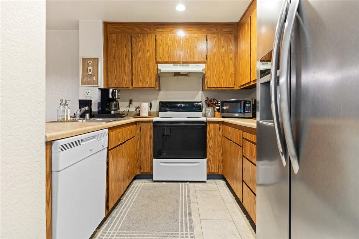 Building Photo - 1581 W Swain Rd