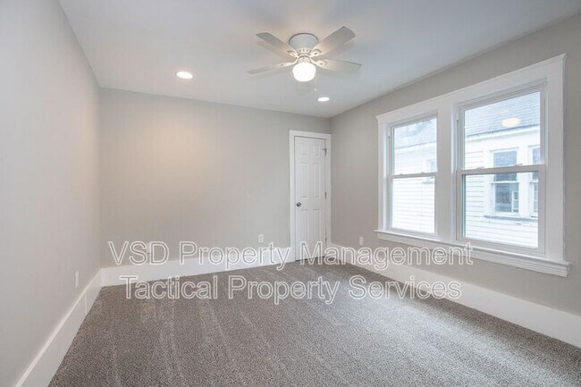 Building Photo - 3694 E 147th St