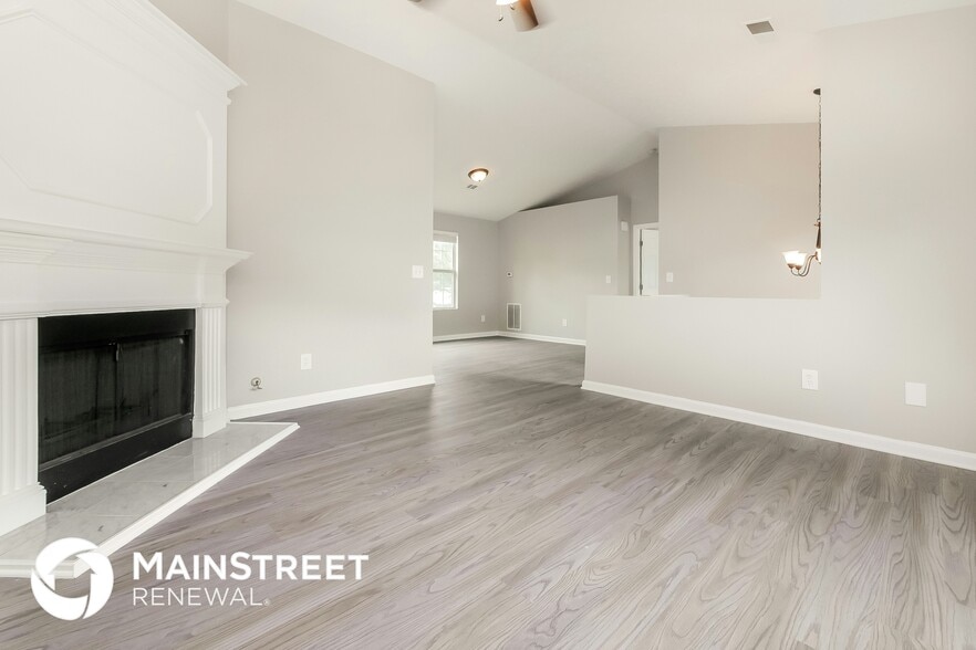 Building Photo - 1576 Norman Crossing