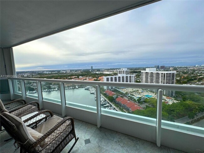 Building Photo - 21055 Yacht Club Dr