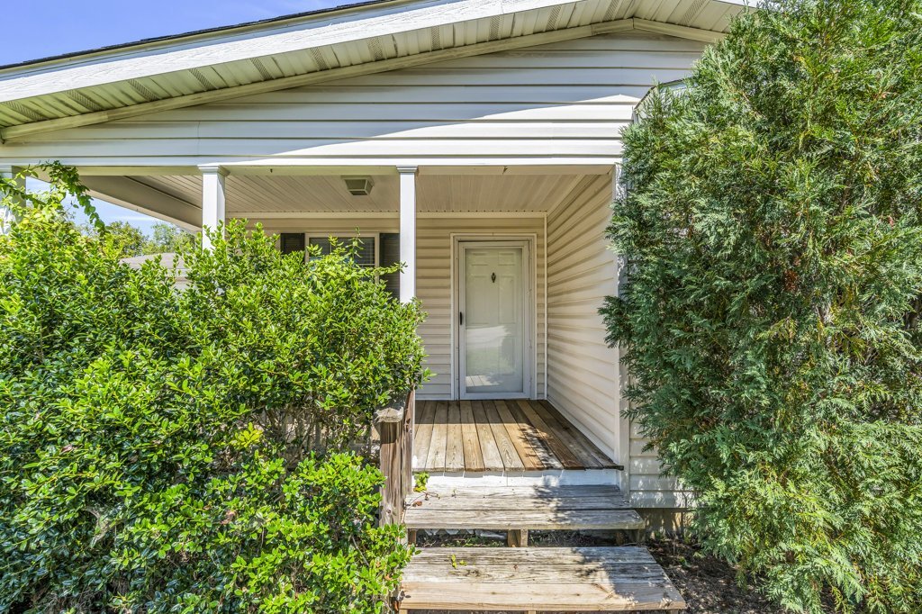Building Photo - 79 Crest Oak Dr